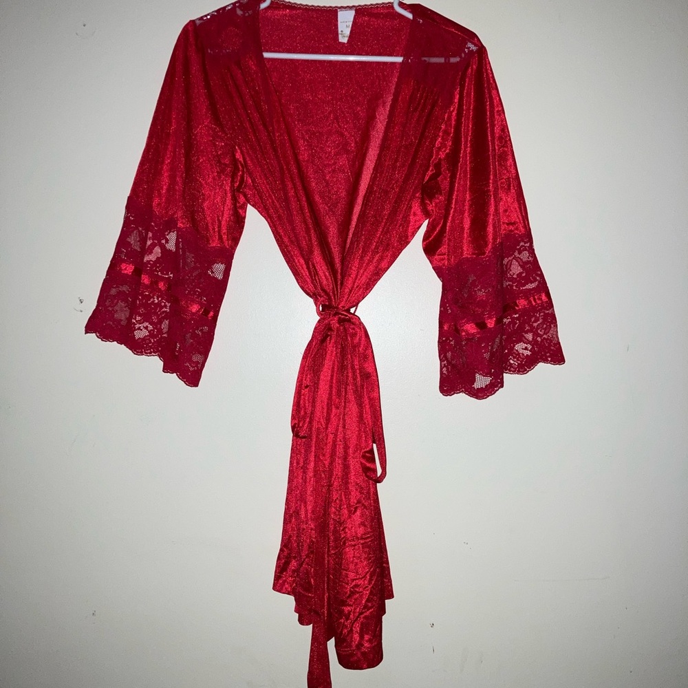 Red Lace Robe - Picture 3 of 4